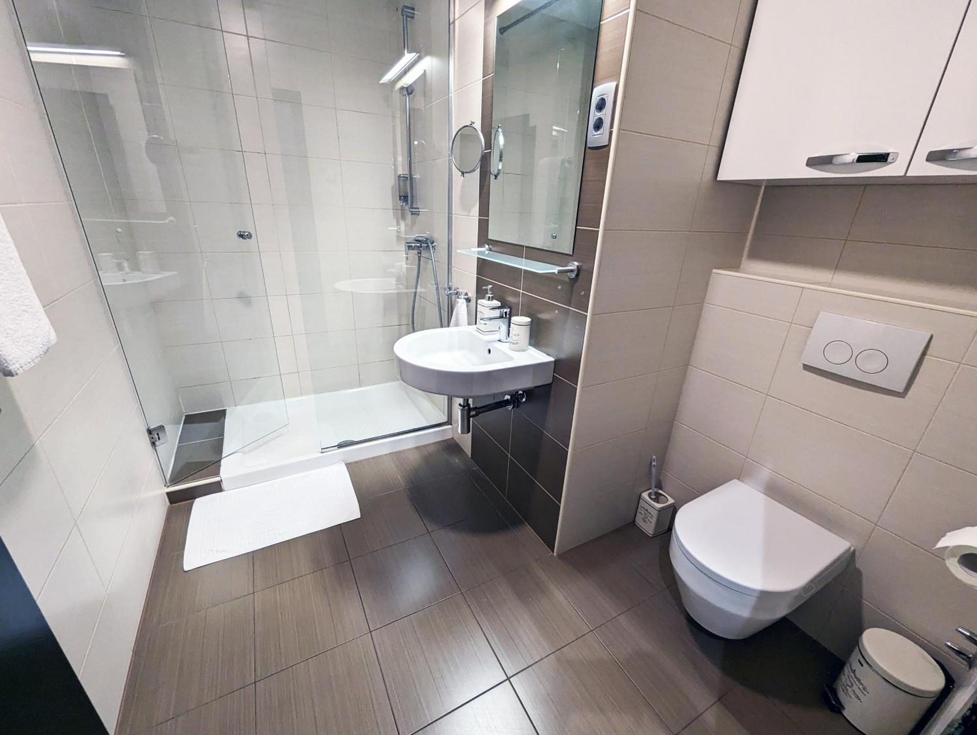 Nitro Rooms Ljubljana Luaran gambar